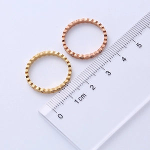 Size measurement of wavy rhinestone honeycomb rings in gold and rose gold finishes