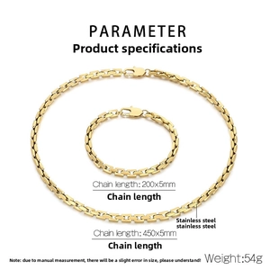 Detailansicht des goldenen Edelstahl-Kettensets mit 5mm breiter Halskette und Armband