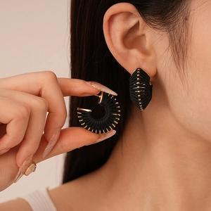Retro C-shape faux leather threaded hoop earrings in black and gold for women