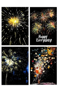Vues détaillées de quatre cartes à gratter DIY feu d'artifice aux motifs dorés