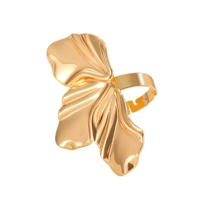 Bague pétale de fleur dorée abstraite au design de feuille irrégulière et anneau ajustable