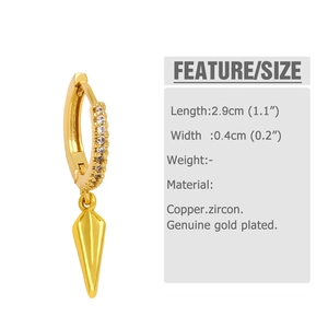 Detail view of 2.9cm gold plated star earrings with dimensions and material specs