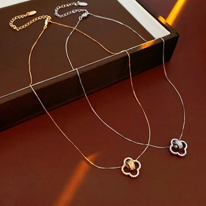 Elegant Flower Pendant Necklace 18K Gold Plated Copper With Zircon Hollow Design Rotating Center Jewelry For Women