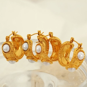 French Retro C Shape Hoop Earrings 18K Gold Plated Stainless Steel With Faux Artificial Pearl Elegant Light Luxury For Women