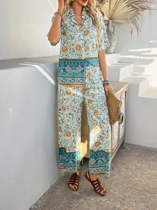 Détail d'un ensemble bohème deux pièces avec chemise à manches courtes et pantalon large