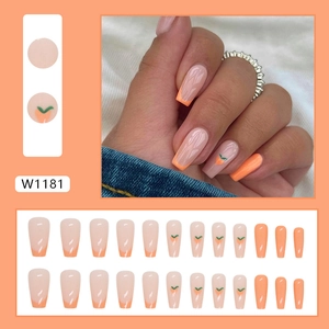 French peach-style carrot and heart pattern press-on nails with 24-piece nail set
