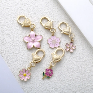 Pink sakura and daisy flower keychain set with gold heart clips for bags