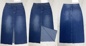 Platte lay van vintage denim rok met voorsluiting, splitzoom en achterzakdetails op de stof
