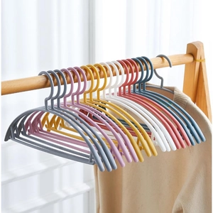 Non-Slip Wide Shoulder Plastic Clothes Hangers Seamless Wardrobe Organizer Space Saving Drying Racks For Home Dormitory