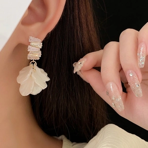 Elegant 5-petal shell flower earrings with gold plating and geometric crystal studs