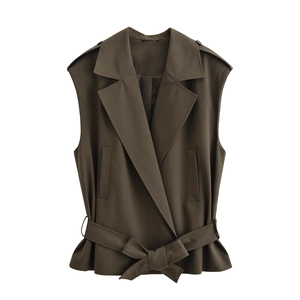 Gilet long sans manches vert olive foncé avec revers classique et ceinture assortie