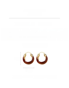 Detail specifications for amber resin gold earrings with C-shape copper design and silver pins