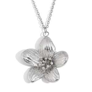 Élégant collier à pendentif fleur en argent et acier inoxydable avec pétales texturés