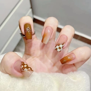 Faux Ongles à Presser Forme Cercueil Brun Mocha Damier ABS Ongles Artificiels Ballet Style Rétro Y2K pour Femmes