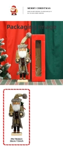 Casse-noisette de 38cm en bois avec tissu à carreaux, fausse fourrure et sapin doré