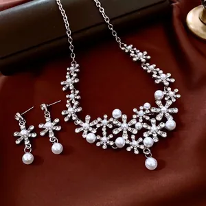 Flower Necklace And Earrings For Women With Rhinestone Alloy Faux Artificial Pearl French Luxury Style Bridal Wedding Accessories