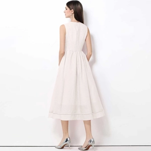 Robe midi élégante ivoire sans manches en tissu texturé avec taille cintrée pour femme