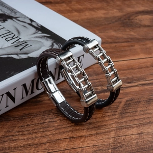 Men PU Leather Bracelet Alloy Bicycle Chain Punk Magnetic Buckle Vintage Biker Wristband