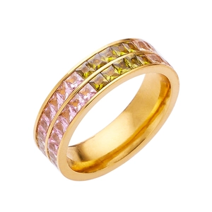 Anello dorato con doppia fila di zirconi rosa e verde oliva taglio princess