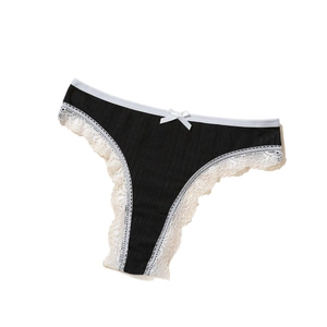 String noir pour femme en tissu côtelé avec dentelle blanche et petit nœud décoratif