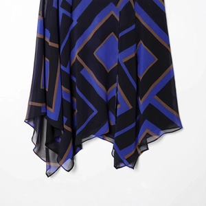 Gonna midi asimmetrica da donna con stampa geometrica blu e marrone