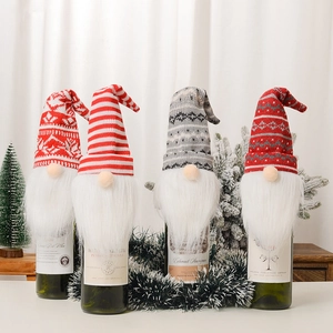 Lot de 4 housses de bouteille de vin gnomes de Noël avec chapeaux en tricot et barbes