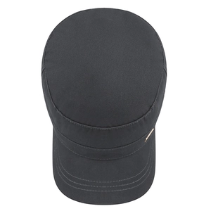 Casquette cadet gris foncé à sommet plat et visière courbée avec détail logo en métal