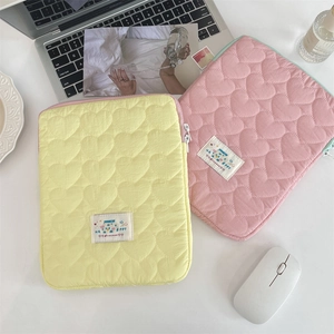 Funda acolchada para iPad con diseño de corazón para portátiles de 11 a 14 pulgadas