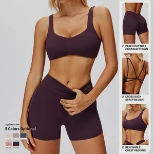 Ensemble de yoga bordeaux pour femme avec brassière col U et short de fitness croisé