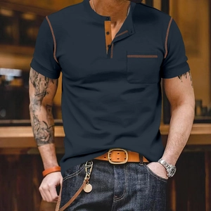 Polo Henley bleu marine à manches courtes pour homme avec coutures contrastées et poche