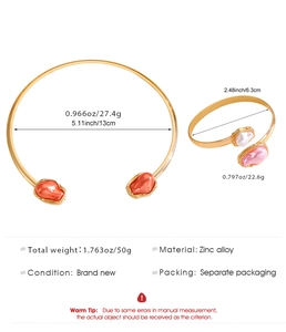 Detaillierte Maße von vergoldetem Choker und Armreif-Set mit Barockperlen