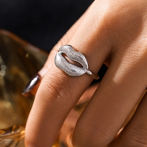 Polished silver smile lips ring in textured stainless steel for women with open band