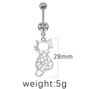 Vue détaillée du piercing de nombril chat argenté avec perle et mesure de 28 mm