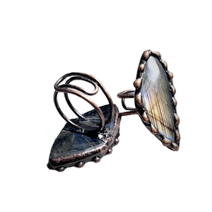 Vintage handmade bronze wire wrapped ring set with rhombus iridescent labradorite stones
