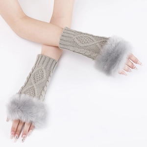 Detailed knit texture and plush gray-purple faux fur trim on light gray fingerless gloves
