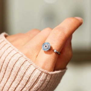 Rotating devil eye ring in S925 sterling silver with sparkling blue and white zircon