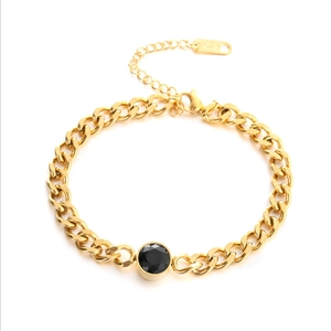 Minimalist gold link chain bracelet with round black stone inlay and K18 stamp