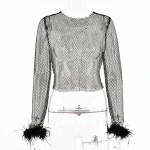 Crop top sexy en maille noire à manches longues avec poignets en plumes et strass