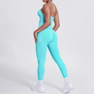 Detailansicht von blaugrünem Sport-BH und nahtloser High-Waist-Leggings Rückseite