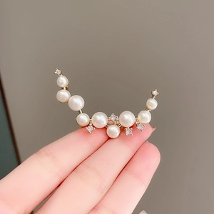 Elegant Alloy Crescent Moon Brooch For Women Artificial Pearl Rhinestone Suit Brooch Pin Anti-Exposure Buckle Jewelry