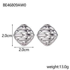 Detailed view of silver hollow-out stud earrings showing 2cm size and 13g weight