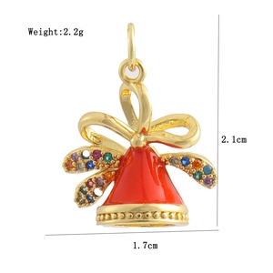 Détail du pendentif cloche de Noël avec émail rouge, pierres colorées, 2,1 cm