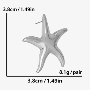 Detailed view of silver starfish earring with size 3.8cm and weight 8.1g per pair