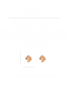 Detailed size view of flower pearl earrings with 1.6cm height and 1.9cm width measurements
