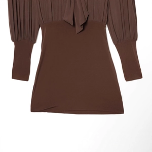Brown long sleeve bodycon dress with neck tie and pleated details in autumn style