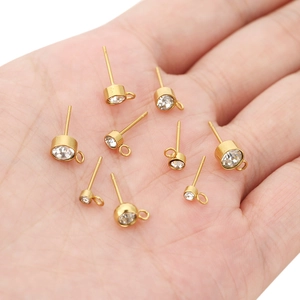 Supports de boucles d'oreilles en acier doré avec sertissage griffe de strass