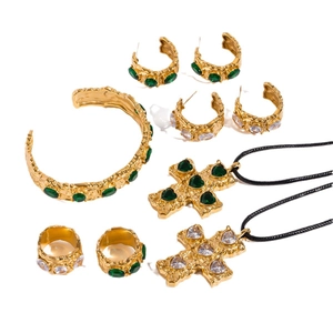 18k gold plated stainless steel jewelry set with hammered texture and colorful gemstones