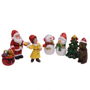 Set de figurines de Noël en résine avec Père Noël, bonhomme de neige, ours et sapin