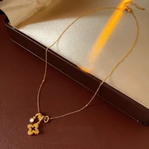 Hollow Four Leaf Clover Pendant Necklace Copper 18K Gold Plated Zircon Elegant Clavicle Chain Jewelry For Women