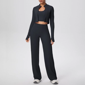 Ensemble de sport noir 3 pièces avec veste zippée et pantalon large de yoga